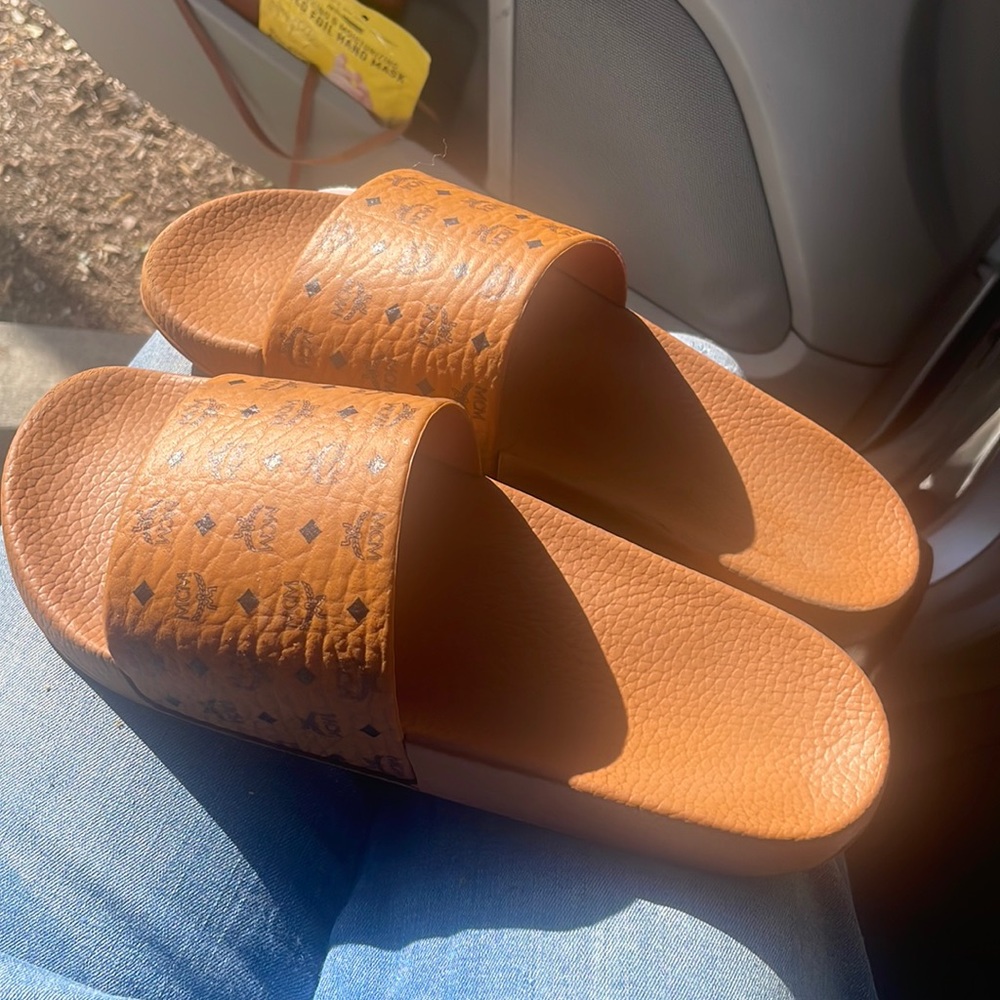 MCM slides